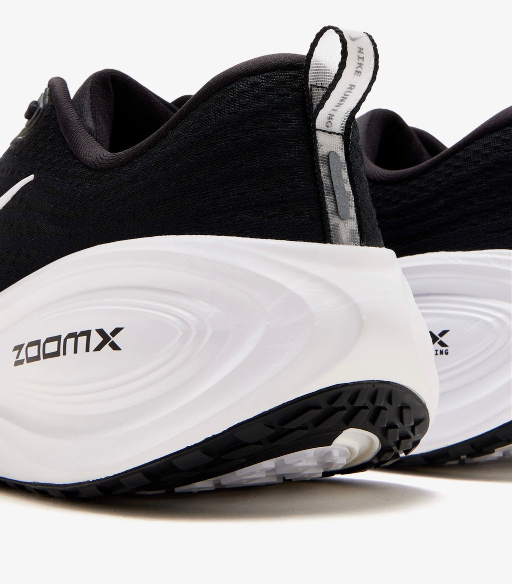 Nike Vomero plus Zoom x Sneakers